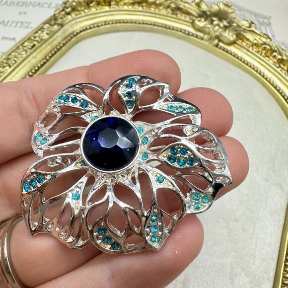 Vintage Art Deco Silver Tone Blue Rhinestone Floral Fashion Brooch - Picture 3 of 4